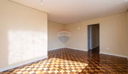 Apartamento todo reformado com 90 m2  e  3 quartos nos coração de Curitiba, por R$ 420.00