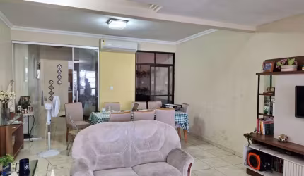 CASA A VENDA NO PEDREIRA