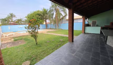 Casa para Venda em Itanhaém, Jardim lindomar, 3 dormitórios, 1 suíte, 1 banheiro, 3 vagas