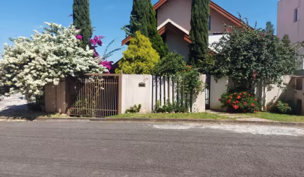 Casa/ Sobrado à venda  com 3 suítes