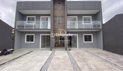 Apartamento com espaço de fundos em pontal