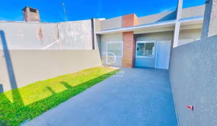 Casa com piscina em matinhos