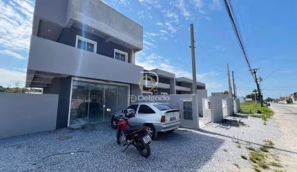 Casas na avenida principal saint etienne matinhos