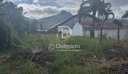 Terreno em rua pavimentada para construir