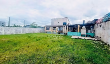 Casa com terreno amplo Gaivotas Matinhos