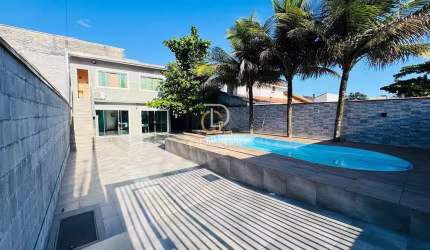 Sobrado com piscina faixa mar Matinhos