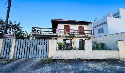 Sobrado faixa mar a venda