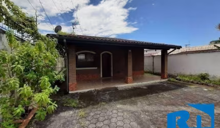 Casa a Venda em Caraguatatuba