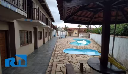 Condomínio a venda com 07 casas, ótimo para gerar renda em caraguatatuba!