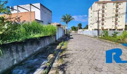 Terreno 250 m² à Venda em Caraguatatuba
