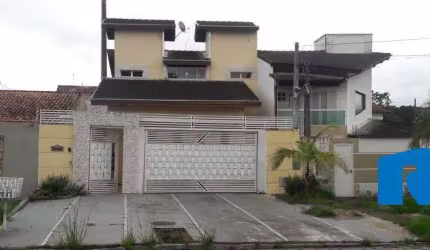 Vende-se Lindo Sobrado na Praia Martim de Sá