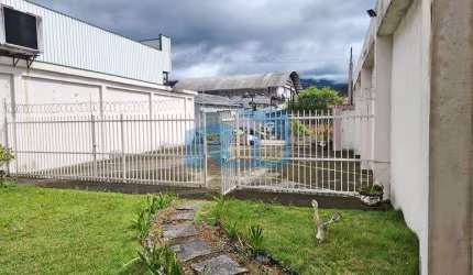 CASA COMERCIAL COM ESTACIONAMENTO LOCAÇÃO CARAGUATATUBA