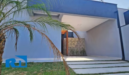 Casa Moderna à Venda em Caraguatatuba