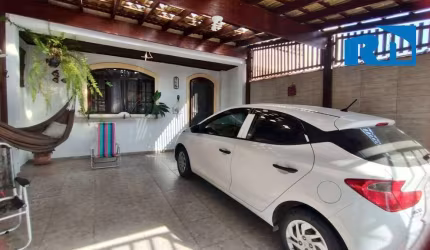 Sobrado à Venda -Caraguatatuba  Localização Privilegiada Próxima às Praias