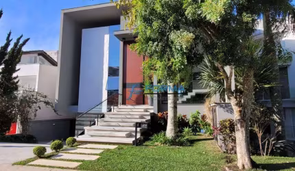 Casa Exclusiva em Condomínio Fechado com Vista Deslumbrante para o Lago