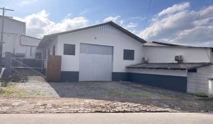Galpão industrial e logístico