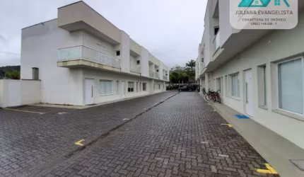 Casa em condomínio a venda no bairro Massaguaçu - Caraguatatuba/SP