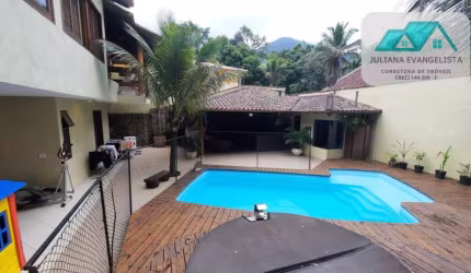 Casa alto padrão à venda no Park Imperial - Caraguatatuba/SP