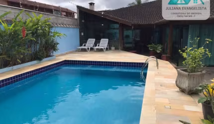 Ampla casa a venda com área de lazer na Prainha em  Caraguatatuba-SP
