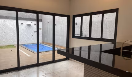 Linda casa no Bairro Jardim Patrícia