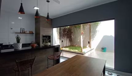 Belíssima casa bem localizada no Bairro Jardim Brasília