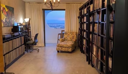 Excelente apartamento em andar alto no Centro