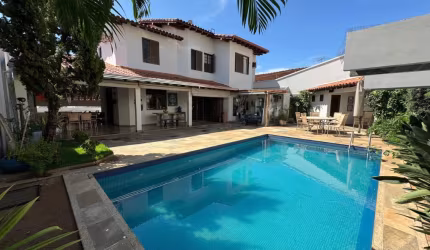Excelente casa com localização privilegiada