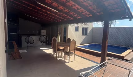 Excelente casa no Bairro Chacaras Tubalina