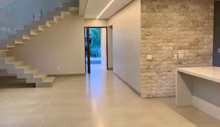 Maravilhosa casa em Condomínio fechado Zona Sul