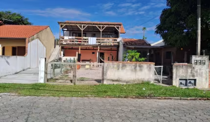 TERRENO COM CASA A VENDA NA PRAIA DE CANTO GRANDE - BOMBINHAS - SC