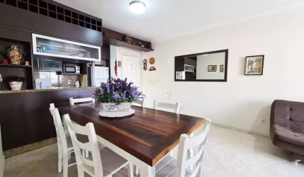 Apartamento em Bombas Tres Dormitórios