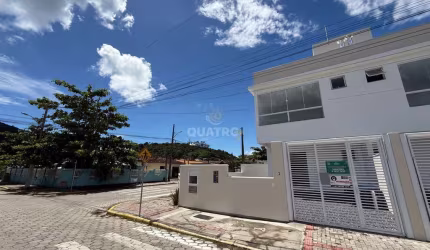 SOBRADOS A VENDA NA PRAIA DE ZIMBROS - BOMBINHAS - SC