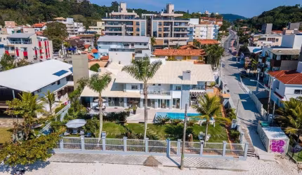 Casa beira-mar no Centro de Bombinhas