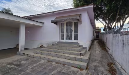 Casa com 3 quartos à venda na Avenida Araraquara, 228, Vila Brasília, São Carlos, 161 m2 por R$ 420.000