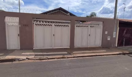 Casa com 3 quartos para alugar na Rua Luiz Carlos de Arruda Mendes, 534, Vila Boa Vista, São Carlos, 150 m2 por R$ 2.050