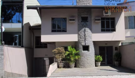 Comercial próximo ao centro. Quatro salas.