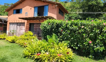 VENDE-SE UMA CASA DE PRAIA EM - PARATY - RJ.