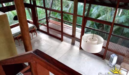 Bela e Ampla Casa -  Praia do Prumirim - Rica em Madeira e Vidro - 3 Níveis - Alto Padrão.