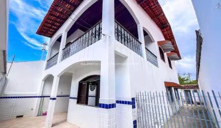Casa Duplex com 06 Quartos no Planalto Pingão