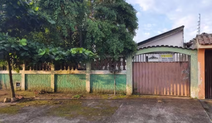 Casa com 2 quartos à venda na Rua Ildefonso Munhoz da Rocha, 2112, Vila Paranaguá, Paranaguá por R$ 300.000