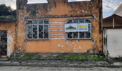 Casa com 3 quartos à venda na Rua Pecêgo Júnior, 242, Centro Histórico, Paranaguá por R$ 400.000