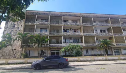 Apartamento com 3 quartos para alugar na Rua Manoel Bonifácio, Centro, Paranaguá por R$ 3.000