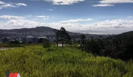 Terreno a venda no bairro Itacorubi em localização previlegiada