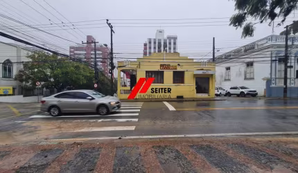 Casa comercial a venda no centro de Florianópolis com 330 M²