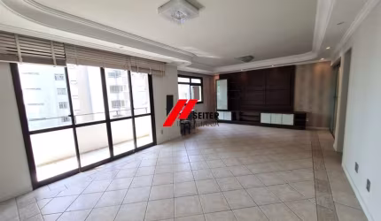 Apartamento de 3 dormitorios com suite a venda centro Florianopolis