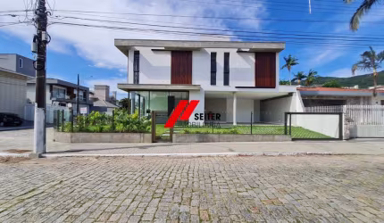 Casa nova a venda no parque São Jorge em Florianópolis