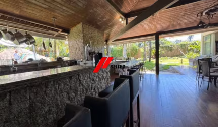Casa para locação no Joao Paulo de 6 quartos sendo 4 suites e 8 vagas de garagem