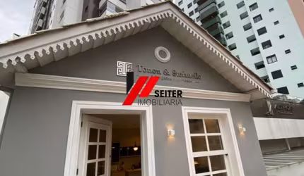 Casa comercial a venda no centro de Florianópolis próxima a beira mar e a ponte Hercílio luz