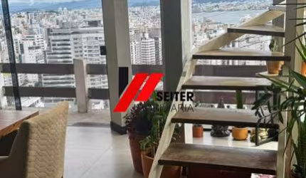 Casa a venda de 2 dormitórios no Centro de Florianópolis