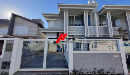 Casa à Venda em Ingleses Florianopolis 3 Quartos com suite de 250 metros privativos